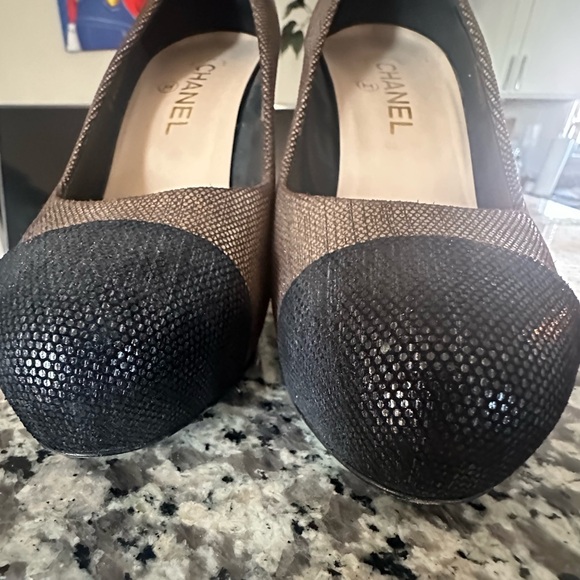 Authentic Chanel Gold Heels Pumps Size 39 - Picture 4 of 13